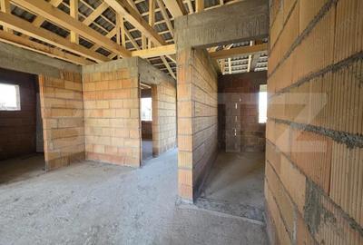 Casă cu 3 camere cu Teren 800 Mp în Amați - 5