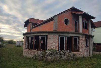 Casă cu 4 camere în Lazaret - 3