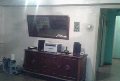 Apartament cu 3 camere semidecomandat în Dristor