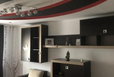 Vand apartament cu 3 camere etaj 2, decomandat, situat in Rovinari - 1