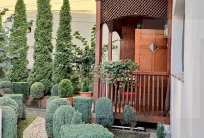 Casă individuală cu 4 camere cu Teren 250 Mp în Mărăști