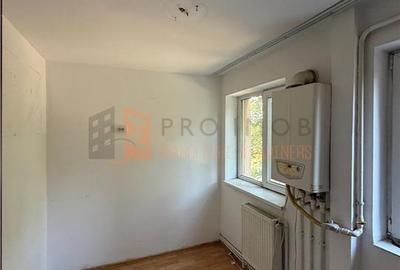 Apartament cu 3 camere semidecomandat în Micro 14 - 3