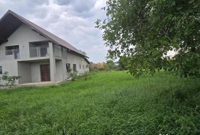 Casă cu 5 camere cu Teren 1483 Mp în Mitocu Dragomirnei - 5