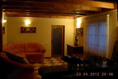 Casă cu 5 camere cu Teren 650 Mp în Breaza de Sus - 2