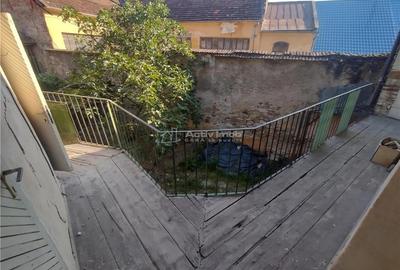 Casă cu 10 camere cu Teren 270 Mp în Oravița - 2