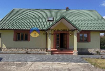 Casă individuală cu 5 camere în Podoleni