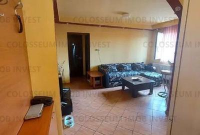 Apartament cu 3 camere semidecomandat în Florilor