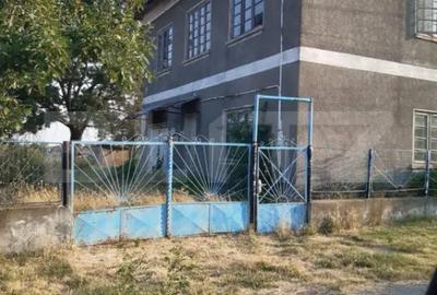 Casă cu 5 camere cu Teren 1008 Mp în Bucovăț - 1