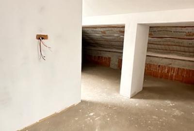 APA SARATA casa deosebita 300mp cu 2 garaje si 8ari teren! - 14