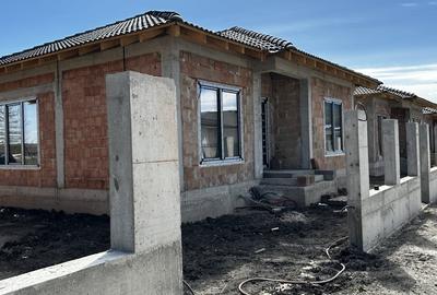 Casă individuală cu 4 camere cu Canalizare în Cetate - 2