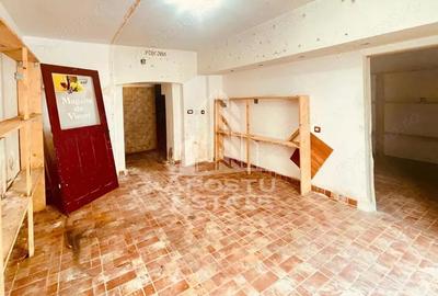 Spațiu comercial, de 50 mp, în Central - 6