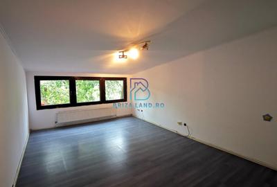 Soseaua  Chitilei, Crusovat, casa P+Pod, sup. 238mp, 9 camere - 3 apartamente - 12
