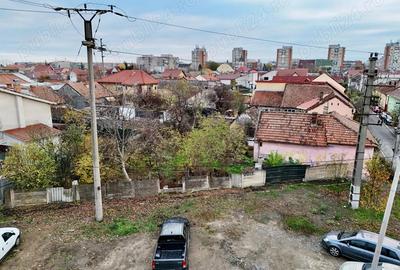 VANDUT! Casa in Micalaca str.Crinului nr.28, teren 621 mp, fs.14,76 ml - 2