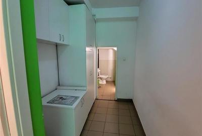 Spațiu comercial, de 150 mp, în Central - 4