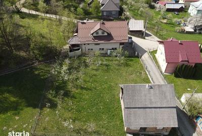 Casă cu 4 camere cu Teren 9000 Mp în Central - 6