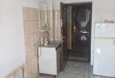 Garsonieră decomandată în Podu Roș