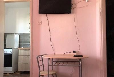 Garsonieră decomandată, mobilată în Gorjului
