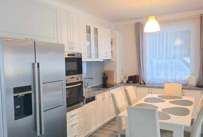 Casa de vanzare, cu piscina, intrarea in Santandrei/Mega Image - 12