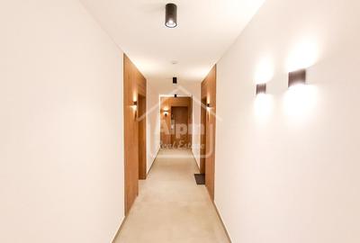 Apartament cu 3 camere decomandat, mobilat în Tractorul - 29