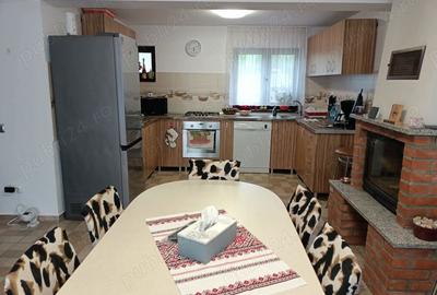 Casă cu 6 camere cu Teren 800 Mp în Central - 2