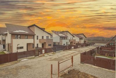 Casă cu 4 camere cu Teren 220 Mp în Baciu - 4