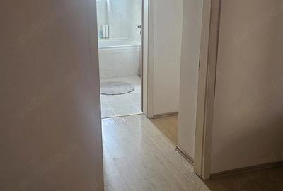 Apartament cu 3 camere decomandat în 1 Decembrie
