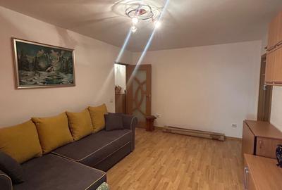 Apartament cu 3 camere semidecomandat în Tomis Nord