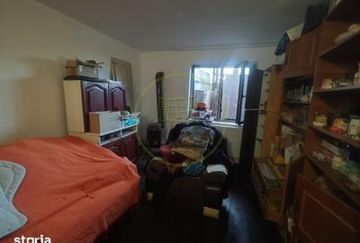 Casă cu 3 camere cu Teren 450 Mp în Bariera Vâlcii
