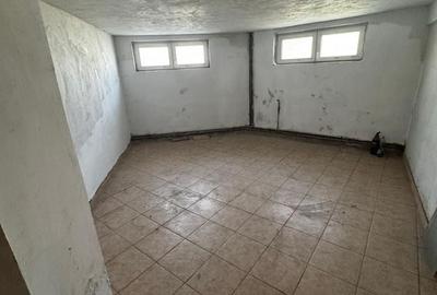 Casă individuală cu 8 camere cu Canalizare în Ultracentral - 17