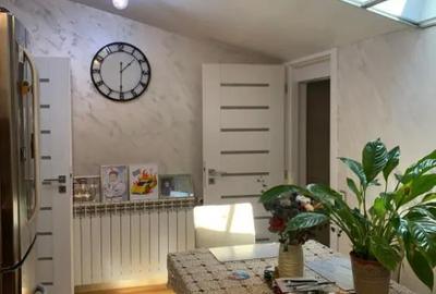 Apartament cu 2 camere decomandat, mobilat în Rovine - 4