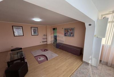 Apartament cu 3 camere decomandat în Gară - 11