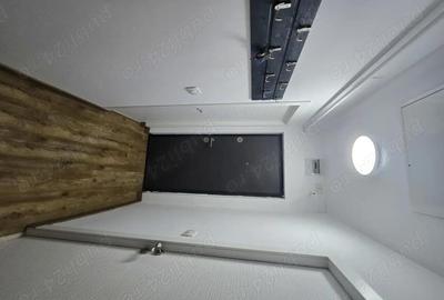 Garsonieră decomandată în Central - 2