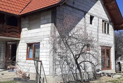Casa de Vanzare Tigveni Arges - 2