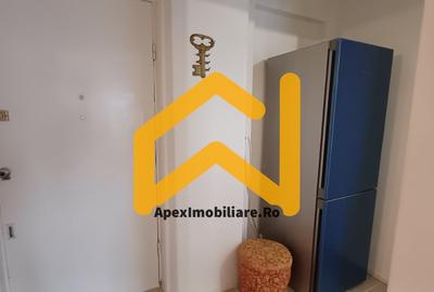 Apartament cu 2 camere semidecomandat, mobilat în P-ța Muncii - 15