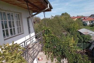 Casă cu 4 camere cu Teren 5500 Mp în Central - 2