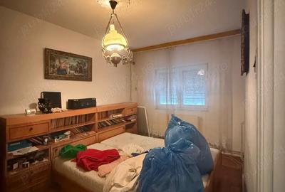 Apartament cu 3 camere semidecomandat în Dâmbovița