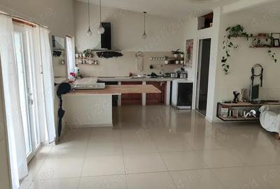 Casa langa oras la 10 minute - 2