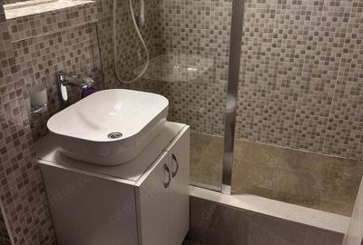 Apartament cu 3 camere semidecomandat în Central - 2