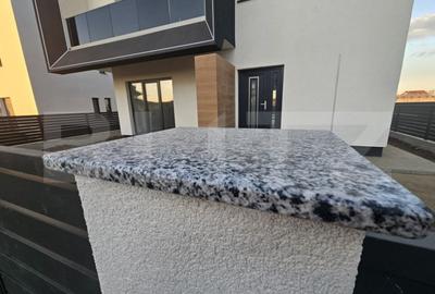 Casă cu 3 camere cu Teren 400 Mp în Central - 1