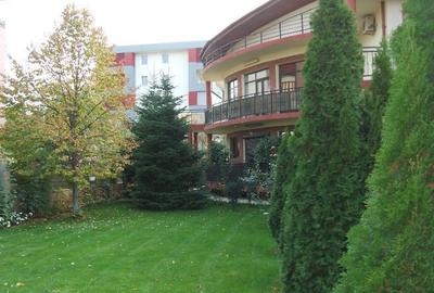 Vand Vila "Vip 1" - Ds.+P.+1Et.+M. - 14 cam. mari si teren