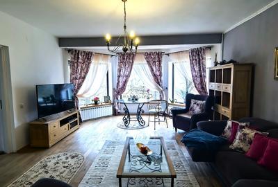 Casă individuală cu 5 camere cu Teren 4825 Mp în Est - 4