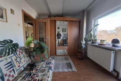 SPITALUL JUDETEAN - 3 cam - 2 bai - 2 balcoane - decomandat - centrala proprie SPITALUL JUDETEAN - 3 cam - 2 bai - 2 balcoane - decomandat - centrala proprie - 10