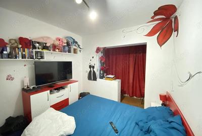 Apartament cu 4 camere semidecomandat, mobilat în Dacia