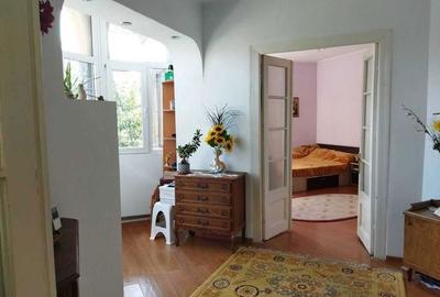 Casă cu 4 camere în Central - 3