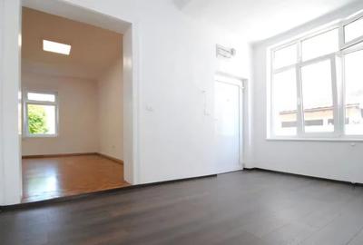 OPORTUNITATE - proiect subevaluat, casă principală și 3 apartamente separate - 12
