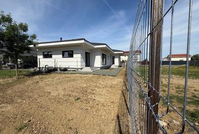 Duplex cu 3 camere cu Canalizare în Moșnița Nouă - 4
