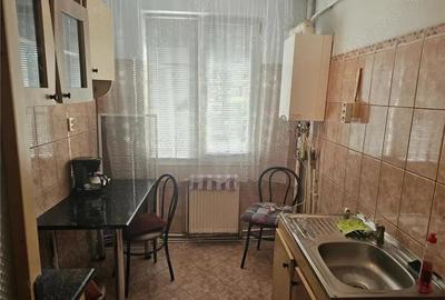 Resita, 2 Cam. Cf. 1, Et. 1, Bulevard, Micro 1 - 19