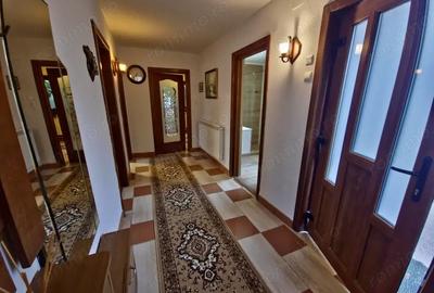 Casa individuala Km 5 curte cu foi?or, acces privat, termen lung - 10