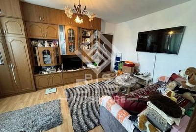 Apartament cu 3 camere semidecomandat în Decebal - 2