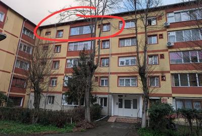 Apartament cu 3 camere semidecomandat, mobilat în Micro II - 7